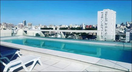 Swimmimg pool studio apartment in Palermo
