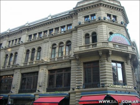 Centro de Buenos Aires Galerías Pacífico