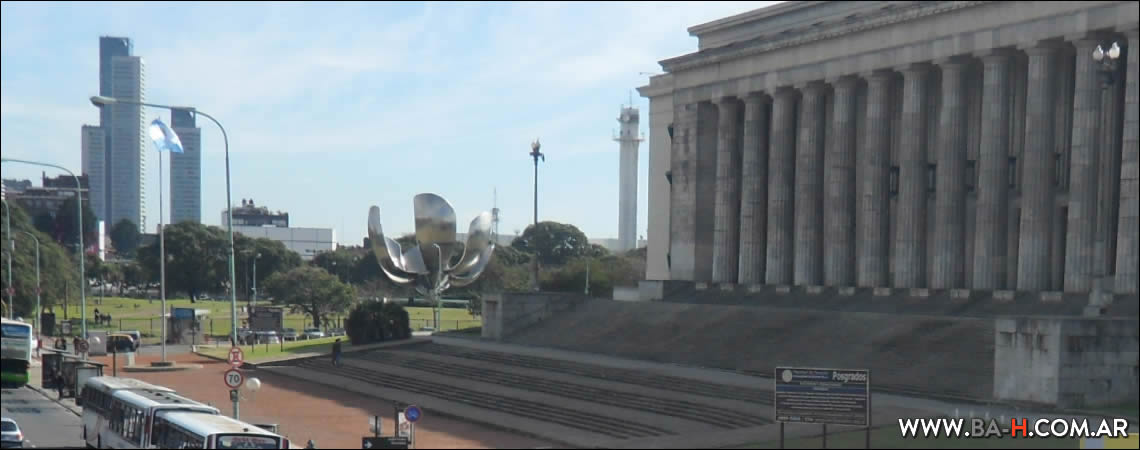 Monumento llamado Floralis Genérica