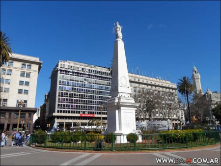 La Pirámide de Mayo, Plaza de Mayo