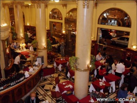 101 cosas sobre Buenos Aires Bares Notables Confitería Las Violetas