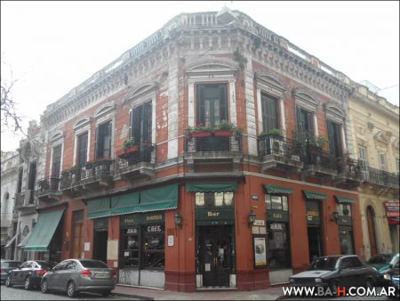 101 cosas sobre Buenos Aires Bares Notables Café Plaza Dorrego
