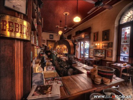 Interior del Bar El Federal